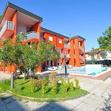 Spacious Flat With Pool View In Hotel 3*