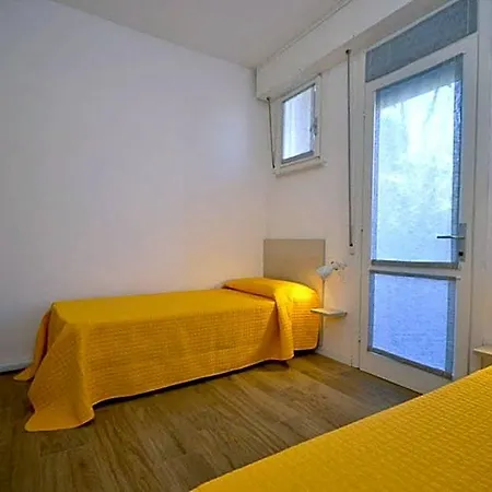 Spacious Flat With Pool View In 비비오네