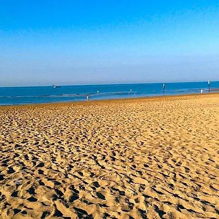 Hotel Spacious Flat With Pool View In 3*